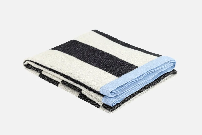 Stripe Black / White Throw