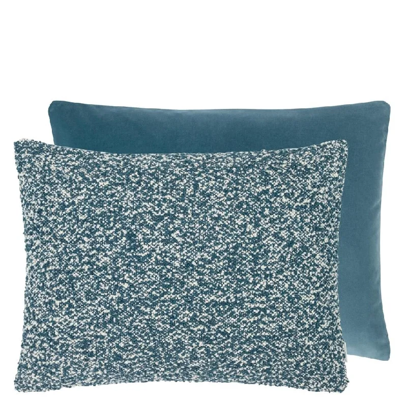 Elliottdale Boucle Decorative Pillow